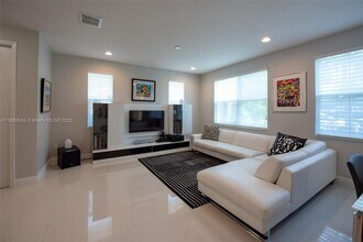 12410 NW 33rd St in Sunrise, FL - Building Photo - Building Photo