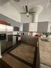 2750 N Wayne Ave, Unit M in Chicago, IL - Building Photo - Building Photo