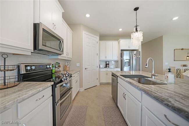 property at 667 Parkshore Lk Ave