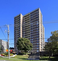 Shaughnessy Place in Toronto, ON - Building Photo