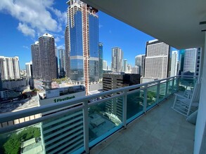 951 Brickell Ave, Unit 2405 in Miami, FL - Building Photo - Building Photo