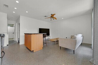 2125 NE 14th Ave in Wilton Manors, FL - Building Photo - Building Photo