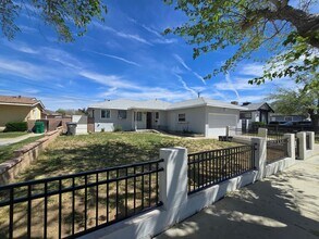 1415 Boyden Ave in Lancaster, CA - Building Photo - Building Photo