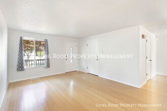 5232 SE 64th Ave in Portland, OR - Building Photo - Building Photo