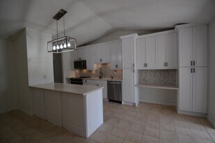 1379 Pinetta Cir in Wellington, FL - Building Photo