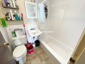 1466 Tremont St, Unit 5 in Boston, MA - Building Photo - Building Photo