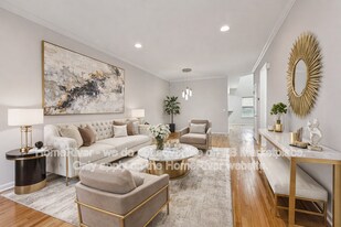 22 Clifford Cir in Franklin Township, NJ - Building Photo