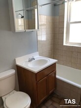4529 N Malden St, Unit 1b in Chicago, IL - Foto de edificio - Building Photo