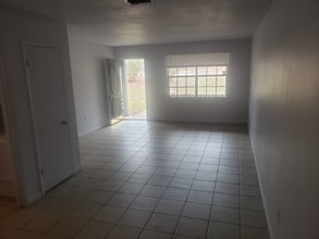 21 11th St in Shalimar, FL - Foto de edificio - Building Photo