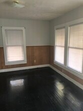 208 Clemson St in Laurens, SC - Foto de edificio - Building Photo