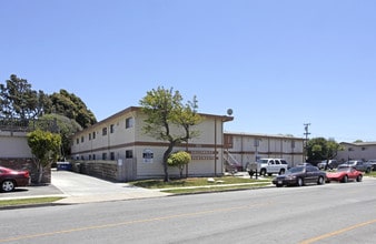 921 University Avenue in Salinas, CA - Foto de edificio - Building Photo