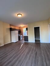 138 High St, Unit 138 High Street in Enfield, CT - Building Photo - Building Photo