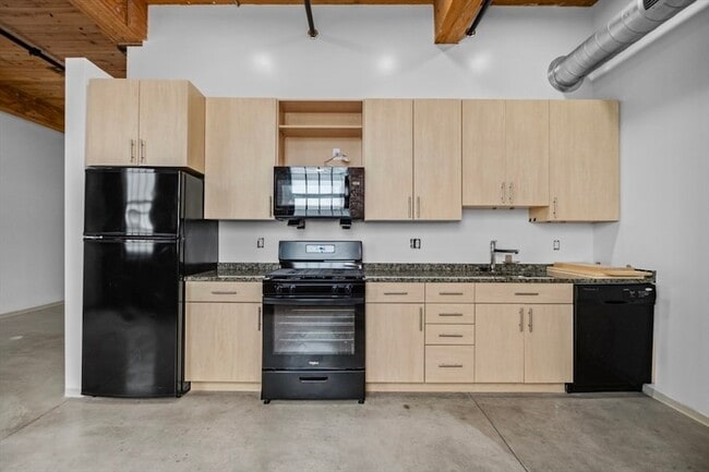 88 Gerrish Ave, Unit 204 in Chelsea, MA - Building Photo - Building Photo