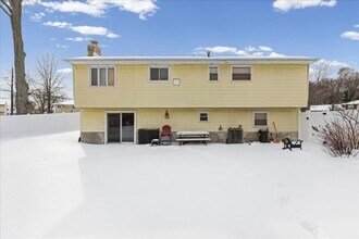 5 Knollwood Dr in Cherry Hill Township, NJ - Foto de edificio - Building Photo