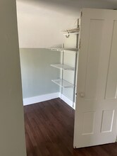16 Hough St, Unit 18B in Dover, NH - Foto de edificio - Building Photo