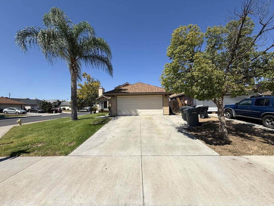 480 Prairie Way in Perris, CA - Building Photo
