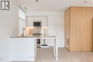 429 Brock Ave in Toronto, ON - Building Photo