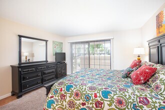500 S Farrell Dr in Palm Springs, CA - Building Photo - Building Photo