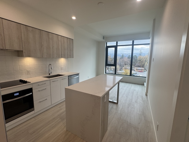 3699 Capozzi Rd in Kelowna, BC - Building Photo