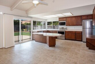 5076 Walnut Park Dr in Santa Barbara, CA - Building Photo - Building Photo