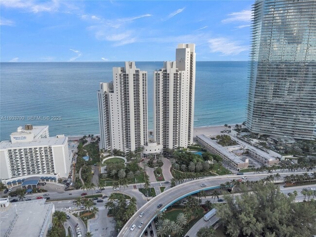 19111 Collins Ave in Sunny Isles Beach, FL - Building Photo - Building Photo