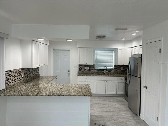 365 Capri Blvd in Treasure Island, FL - Building Photo - Building Photo