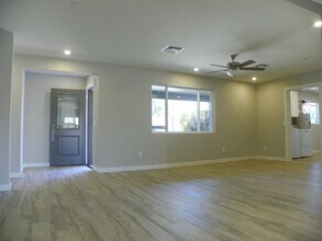 8337 E Meadowbrook Ave in Scottsdale, AZ - Building Photo - Building Photo