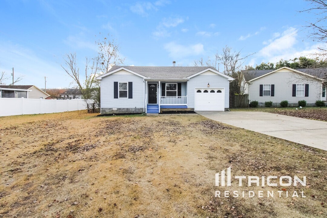 362 Park Ct N in La Vergne, TN - Building Photo