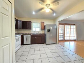 610 Edelweiss Dr in Grand Prairie, TX - Building Photo - Building Photo