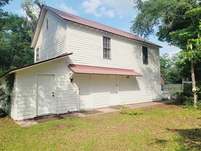 property at 302 Jefferson St