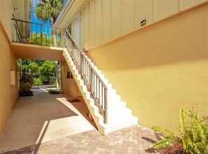 1201 Solana Rd in Naples, FL - Building Photo - Building Photo