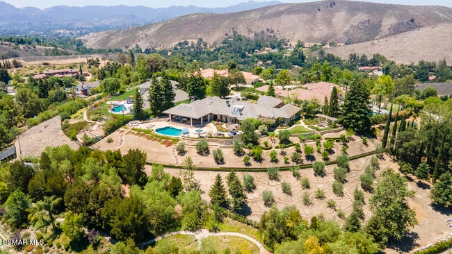 4358 Cresthaven Dr in Westlake Village, CA - Building Photo - Building Photo