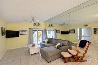 141 Waterside Dr in Hypoluxo, FL - Building Photo - Building Photo