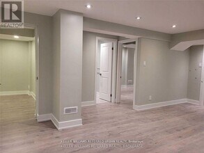 920 Stonehaven Ave in Newmarket, ON - Building Photo - Building Photo