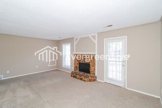 3434 Hallshire Dr in Memphis, TN - Building Photo - Building Photo