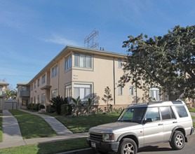 Carmona Apartments in Los Angeles, CA - Building Photo - Building Photo