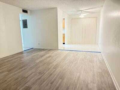 27 Golfs Edge, Unit H in West Palm Beach, FL - Building Photo - Building Photo