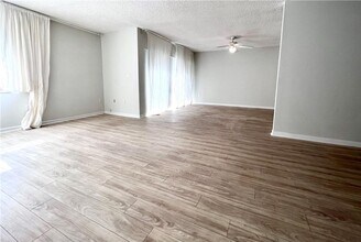 701 N Pine Island Rd in Plantation, FL - Building Photo - Building Photo