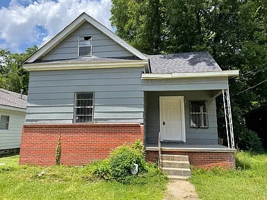 property at 450 Derrick St