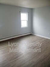 12 Clark Ct in Woonsocket, RI - Building Photo - Building Photo