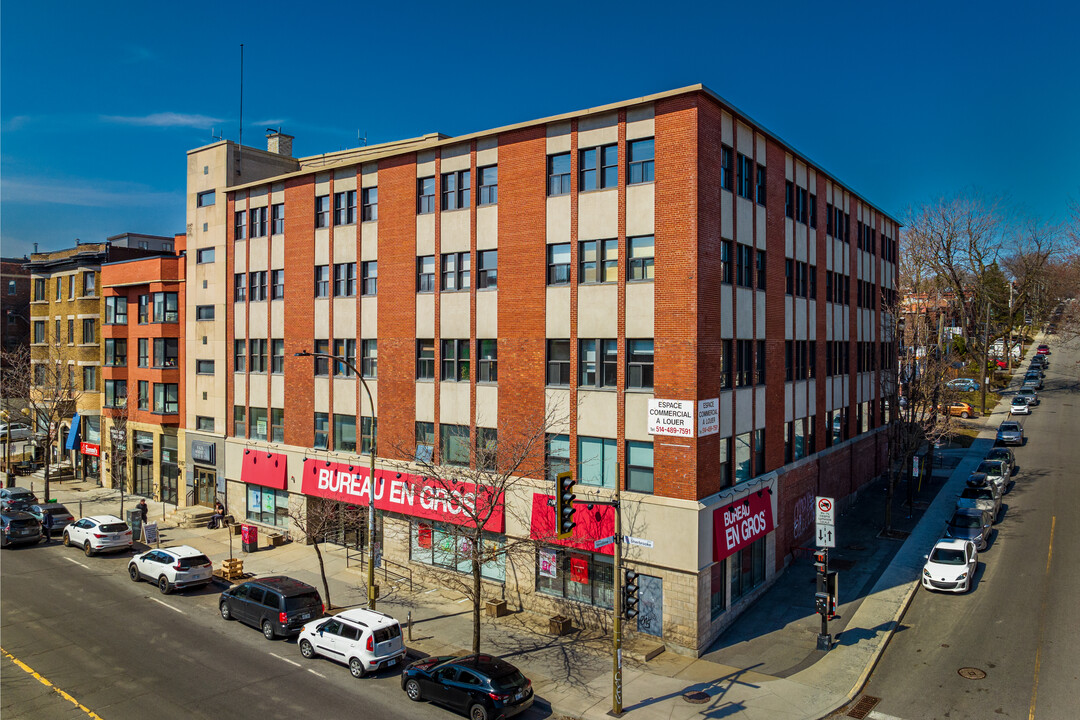 5151-5165 Sherbrooke Rue O in Montréal, QC - Building Photo