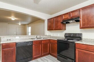 2238 Fishing Tr in San Antonio, TX - Building Photo - Building Photo