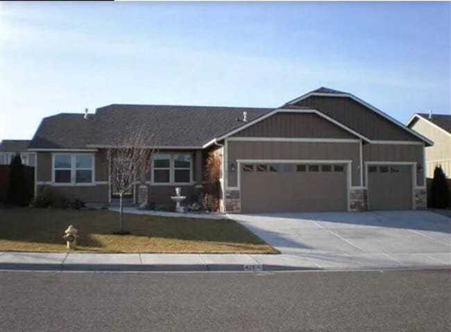 property at 420 S Penn Pl