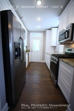 1120 W Addison St-Unit -Unit 2 in Chicago, IL - Foto de edificio - Building Photo