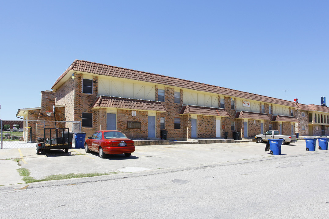 1052 Linde Ave in New Braunfels, TX - Building Photo