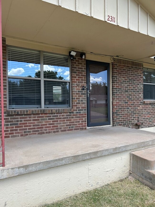 2311 NW 43rd St in Lawton, OK - Building Photo - Building Photo