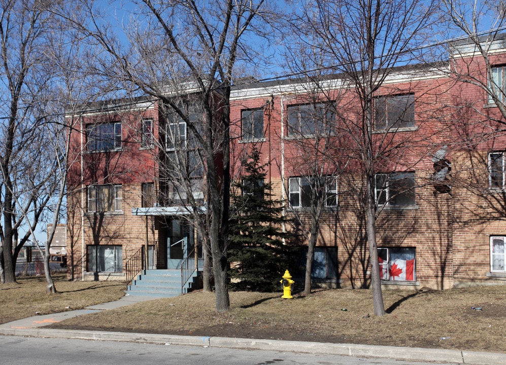 18 Floral Pky in Toronto, ON - Building Photo