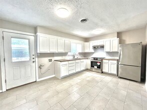 2614 Denison St, Unit 26 in Denton, TX - Building Photo - Building Photo