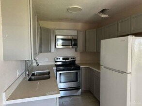 10 Gastel Cir in Edinburg, TX - Foto de edificio - Building Photo