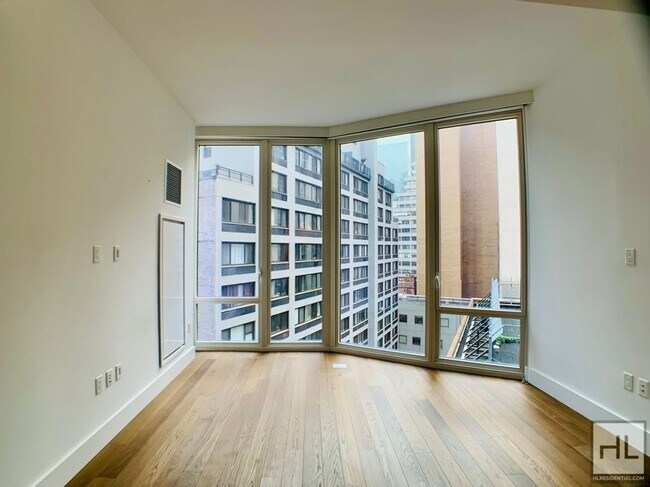 East 44th Street in New York, NY - Building Photo - Building Photo